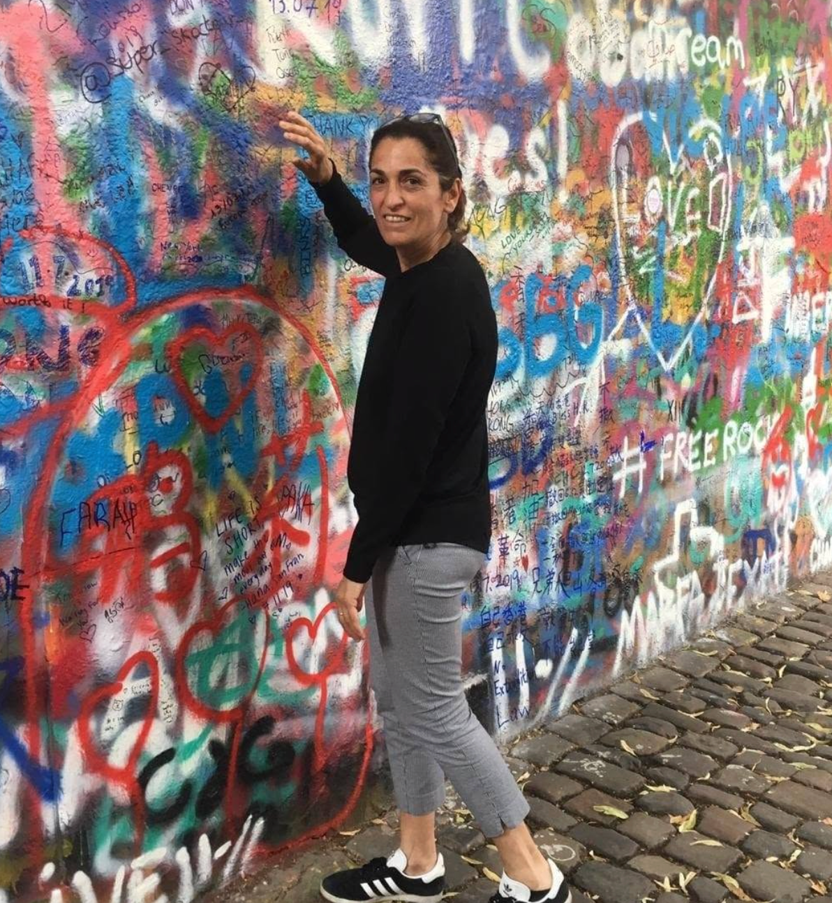 Persona che racconta la propria esperienza con le guide pratiche su vivere e lavorare in Thailandia.